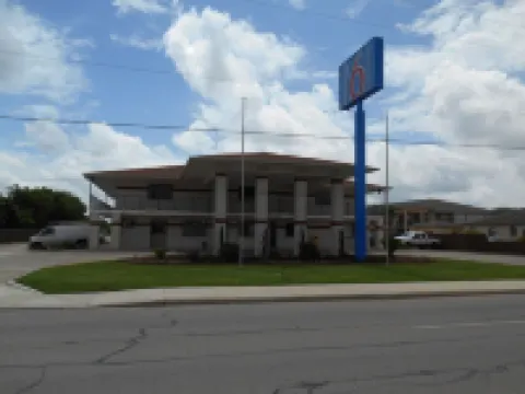 Motel 6 San Antonio, TX - South WW White Rd Các khách sạn ở San Antonio