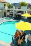 Bposhtels Anaheim - Pools