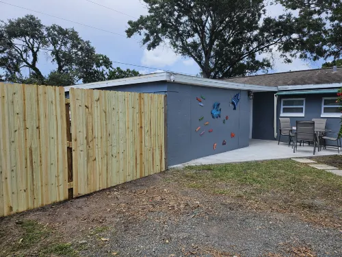 Private Fenced Backyard and Fast Wifi - Charming Retreat