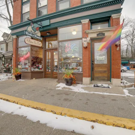 Saugatuck Retreat in Historic Downtown!