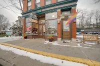 Saugatuck Retreat in Historic Downtown! - parking
