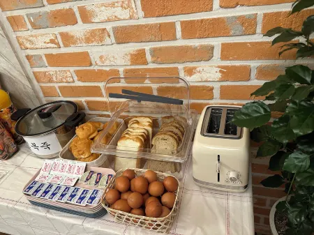 Hotel 701 Отели рядом с достопримечательностью «Yeojwacheon Stream»