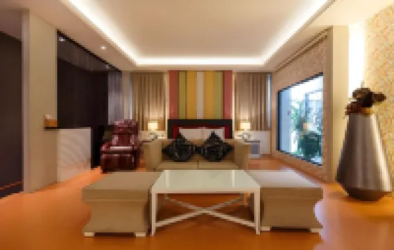 高雄麗登精品汽車旅館