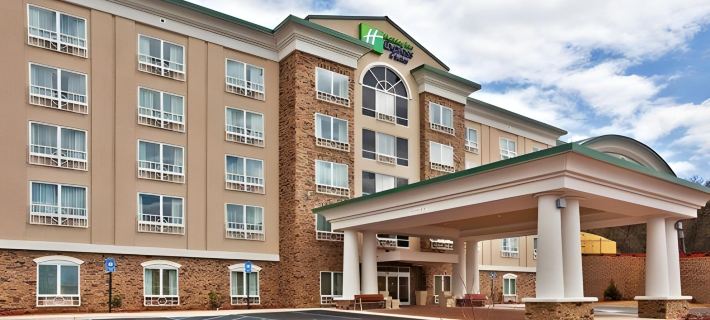 Holiday Inn Express & Suites Columbus - FT Benning Maingate by IHG Hotel di Columbus