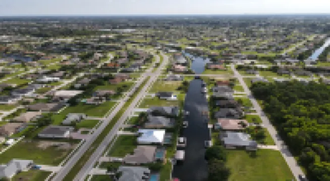 Golden Globe - luxury on the canal with pool/spa