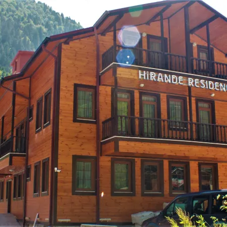 Hirande Uzungöl