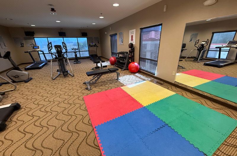 Giles Hotel Inn & Suites photo 3