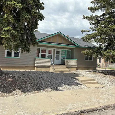 Charming 1-bedroom Duplex with AC, WiFi, Gym access etc...