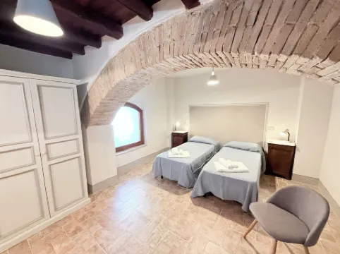 Elegant Farmhouse Retreat in Poreta, Italy