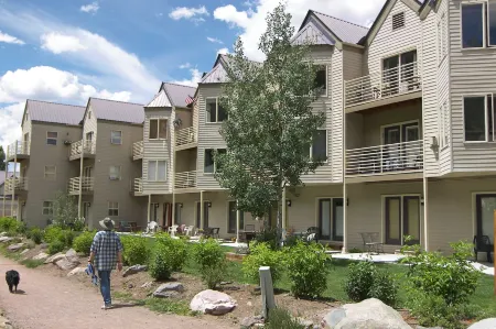 Viking Lodge 103 by AvantStay Stunning Condo Near Ski Lift Отели в г. Теллурайд