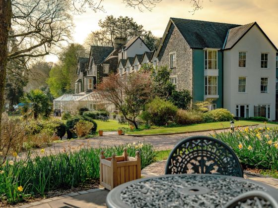 Lakeside Hotel and Spa