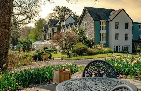 湖畔酒店及水療中心