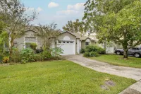 Sunny Clermont Retreat ~ 20 Mi to Disney World! Hotel di Clermont