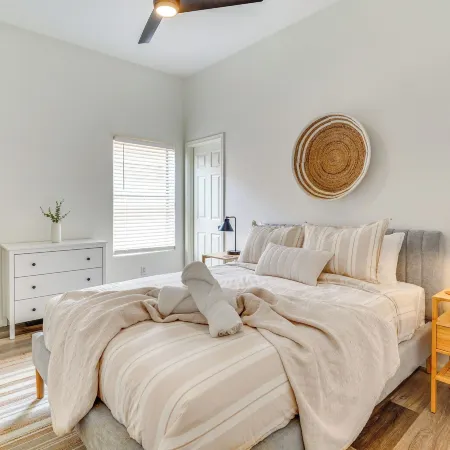 Heated Pool, Furnished Patio! Gilbert Getaway