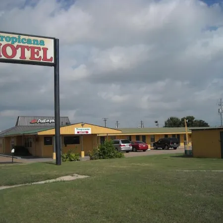 Tropicana Motel Bastrop