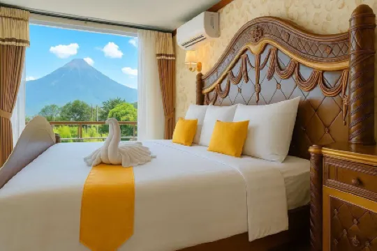 Royal Hotel and Outbound Trawas