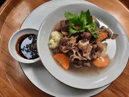 Cemara Tujuh Homestay & Resto Отели в г. Garung