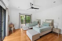 Oasis by Anglers Choice فنادق في Dundee Beach