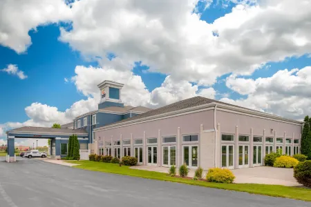 Comfort Inn & Suites Sheboygan I-43