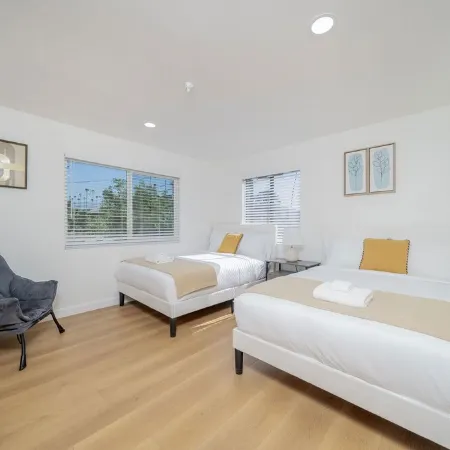 2BD/2BA Apartment near DT Alhambra