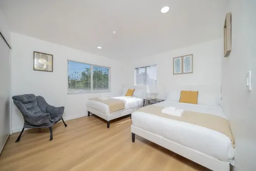 2BD/2BA Apartment near DT Alhambra