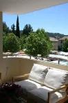 Two Bedroom Apartment with Air Conditioning, Parking and Elevator in Lourmarin Hotels in Lourmarin