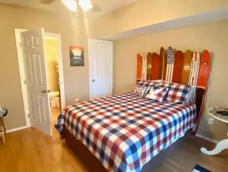 Lake house for rent in Solider Creek close to cafe, store, and bar. Отели рядом с достопримечательностью «Суперцентр Уолмарт»