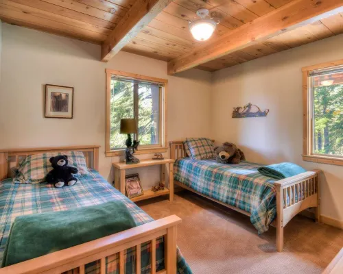 Chamberland Getaway Lake Views w/ Deck! Hotels in Homewood