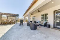 Home w/ Hot Tub & Outdoor Space in Queen Creek! - Homestays