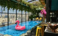 The Smallville Hotel - Pools
