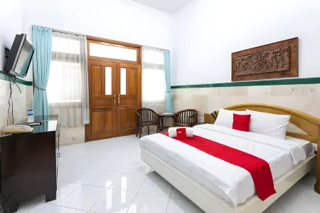 RedDoorz Syariah Near Alun Alun Magelang Bayeman
