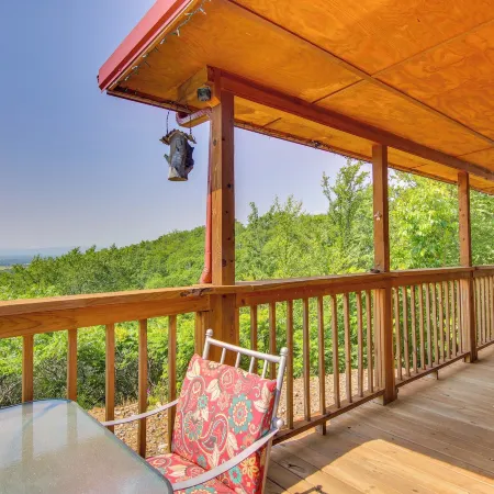 Cozy Lake Sardis Cabin w/ Stunning View!