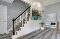 Tropical Luxury Escape with Backyard Oasis & Pool Hotel a Hillsborough County