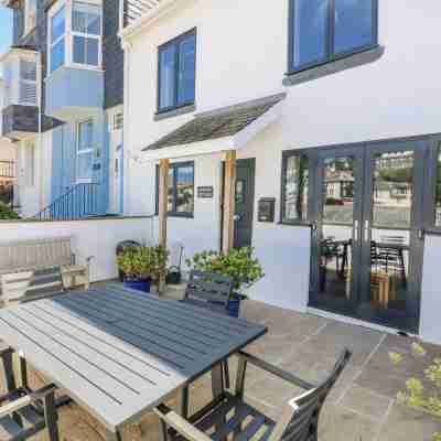 Armada Cottage Others
