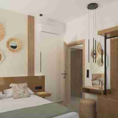 Sandy Shore Villa, Next to Beach, Dining & Shops Rooms