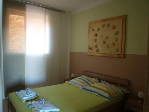 Apartments of 100sqm, with pool, unobstructed sea view, about 250m to the sea Hotels in Lukovo