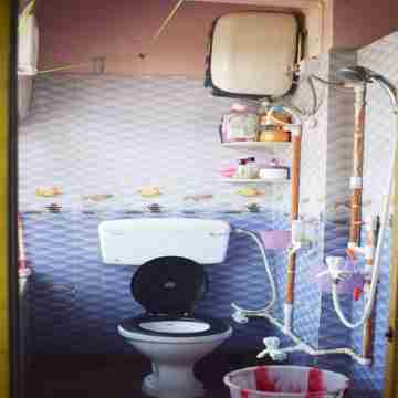 Dr. Anu’s Stay  NEAR TO I.S.I. ITS 15-20 MIn DRIVE FROM NSCBI AIRPORT. Rooms