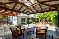 Cheerful 3bedrooms/2bathrooms Single Family House Hotels near Hidden Crest Park