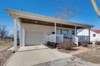 Mins to Local Attractions: Pet Friendly w/ Yard! - Wifi