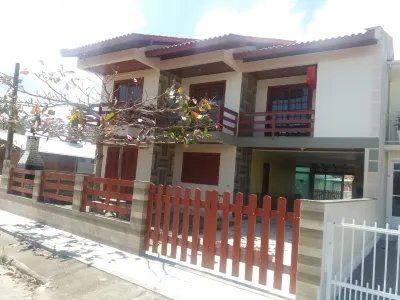 RENT HOUSE BEACH OPEN SEA / PINE 2 FLOORS / 220 M2 Hotels near Praia Do Tomé