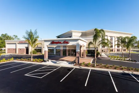 Hampton Inn Daytona Beach-Speedway/Airport Отели рядом с достопримечательностью «Университет аэронавтики Эмбри-Риддла»