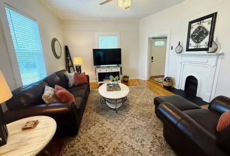 Heart of Danville - 2bd/1bth - .9 miles to Casino