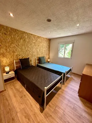 Large, comfortable villa in the Cévennes, mountains, lakes and rivers. Pets welcome! Hôtels à : Concoules