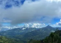 Sky House: Cliff Villa in Kodaikanal. Pet Friendly!