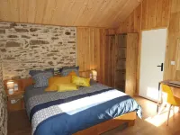 Charming stone bedroom, nature & calm Les Secrets de la Nature estate Hotels in Savignac-Lédrier