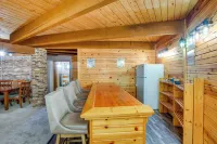 Wisconsin Vacation Rental 1 Mi to Road America! - Homestays
