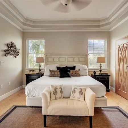 Private heated pool, Luxury Mediterranean Mansion sleeps 16