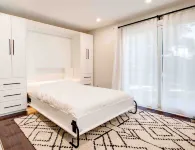 The Studio: bright, cozy, quiet