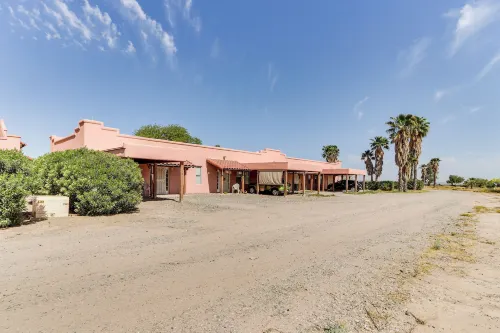 Arizona Desert Vacation Rental w/ Pool Access! -  Ferienwohnungen