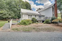 Historic & Charming Pittsboro Home w/ Fireplaces